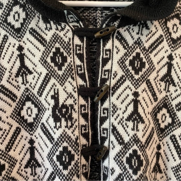 Alpaca Connection Hooded Sweater Shawl Poncho Black White Women’s One Size - Picture 4 of 11